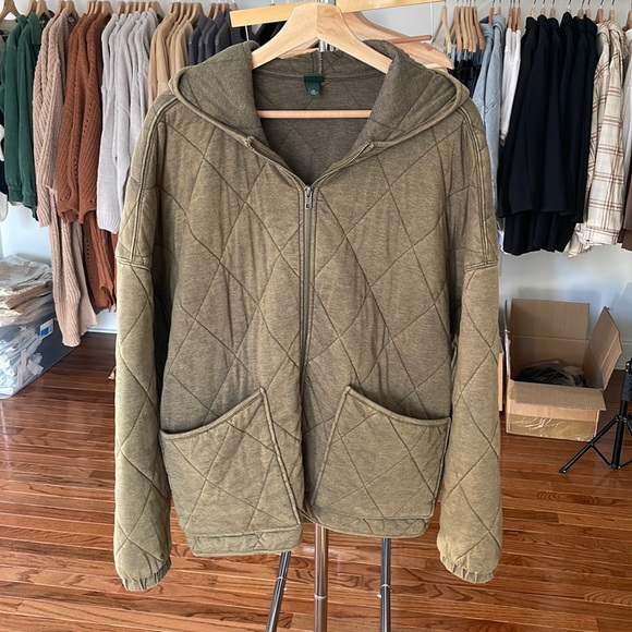 wild fable Jackets & Coats Like New Oversized Quilted Hooded Jacket